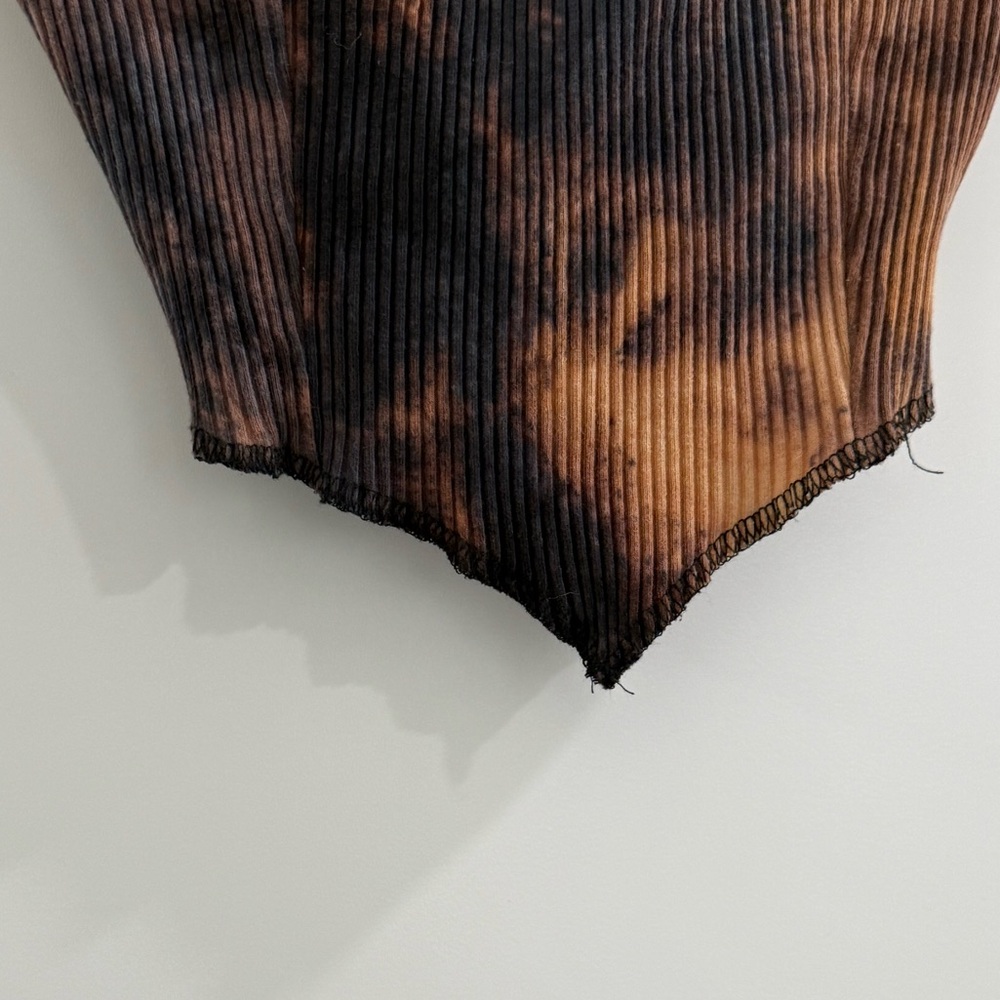 Brand Tag Cut Out brown + black bleach dyed stretchy bustier inspired tank top - Picture 4 of 15